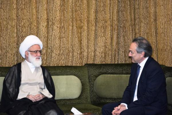 Ayatullah Yakubi A Ganawarsa Da Ba-Faranse Masanin Gabas (Mustashrik) Ya Ce: Lallai Addinin Musulunci Shi Ne Tushen Ci Gaba Da Wayewar Kasashen Larabawa Kuma Shi Ne Mai Jagorantar Ci Gaban Bil Adama A Tsawon Tarihi.